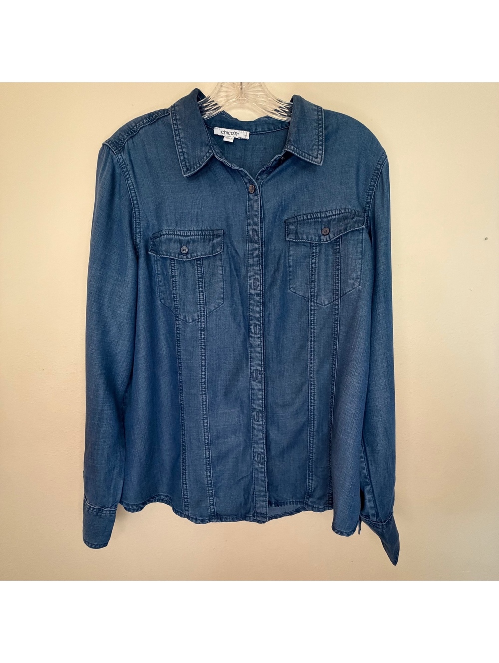 Chico's Blue Denim Button-Up Shirt Size 2 / US 12 / Chambray / Staple / Classic